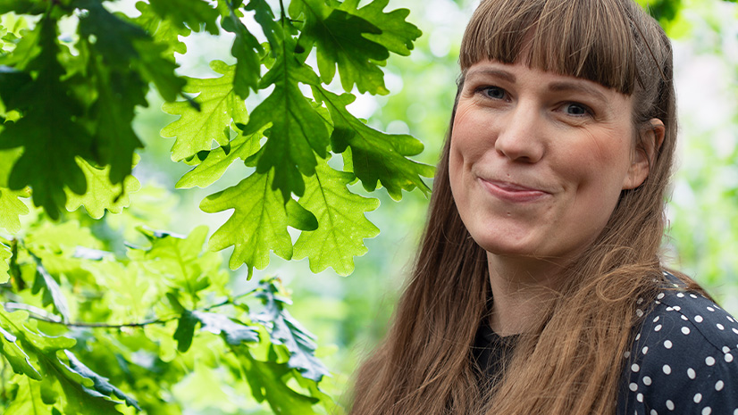 Adina Cederblad under en ek. Foto: Katja Alexanderson (+Mostphotos)